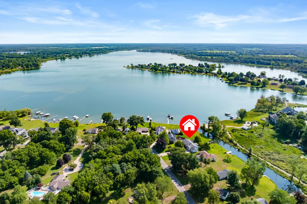 12085 W Indian Lake Drive Vicksburg, MI 49097