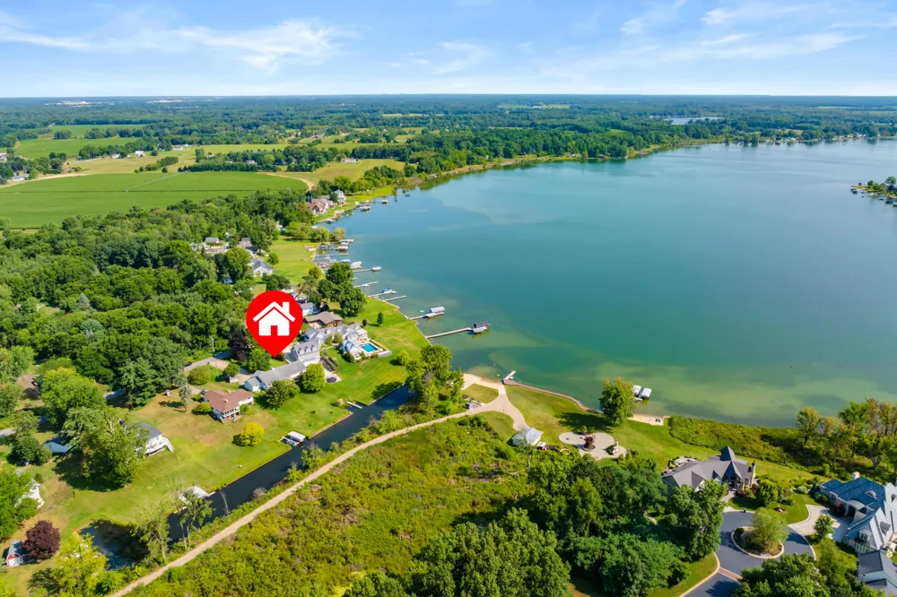 12085 W Indian Lake Drive Vicksburg, MI 49097