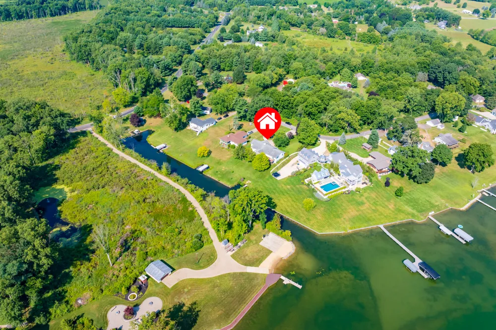 12085 W Indian Lake Drive Vicksburg, MI 49097