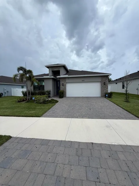 1653 NE OCEAN DUNES DRIVE