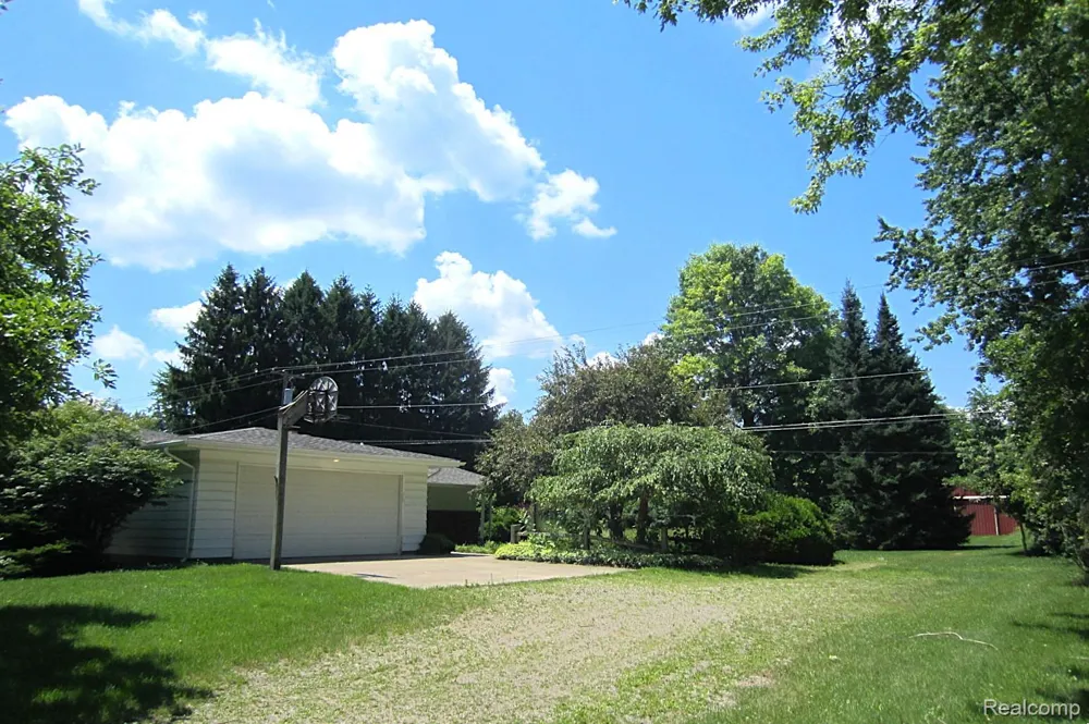 3944 Dartmouth Road Brandon Charter Township, MI 48371