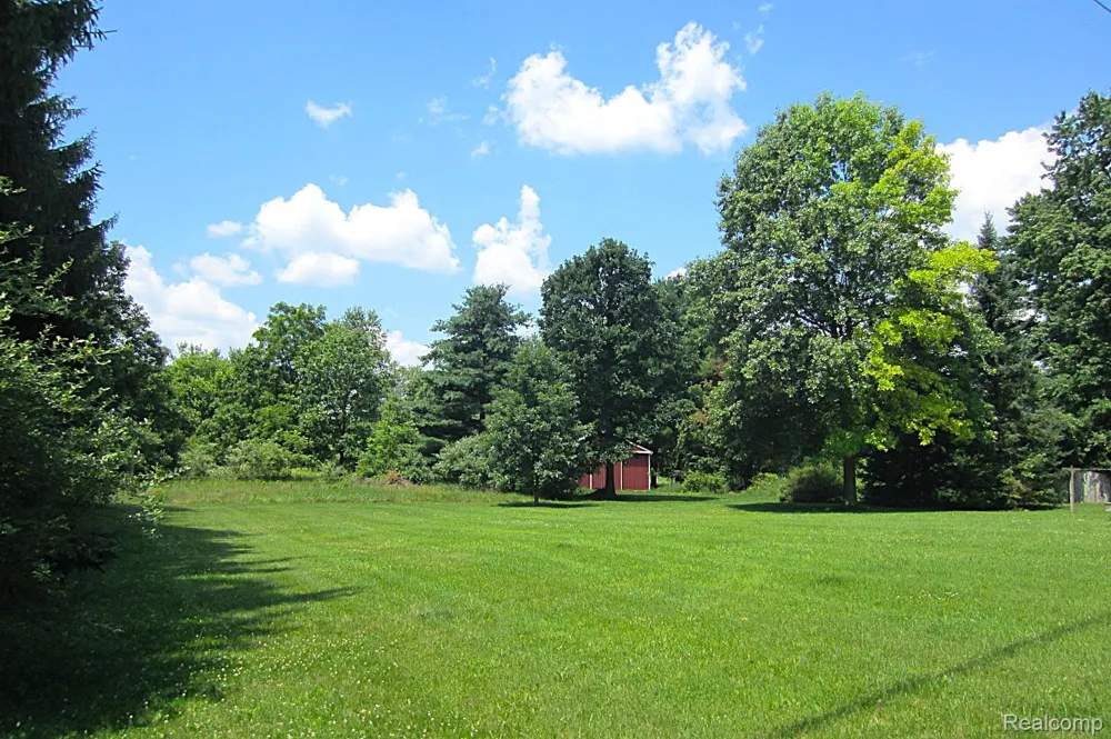 3944 Dartmouth Road Brandon Charter Township, MI 48371