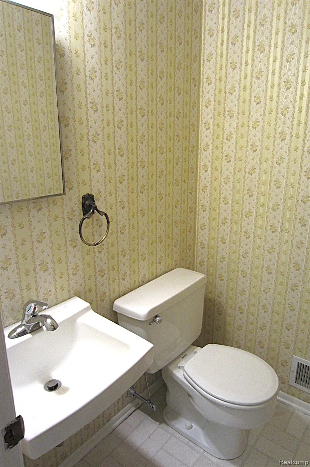 3944 Dartmouth Road Brandon Charter Township, MI 48371