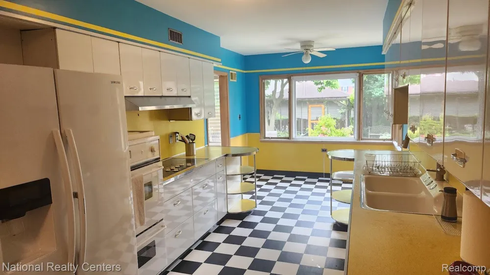 821 Pemberton Road Grosse Pointe Park City, MI 48230