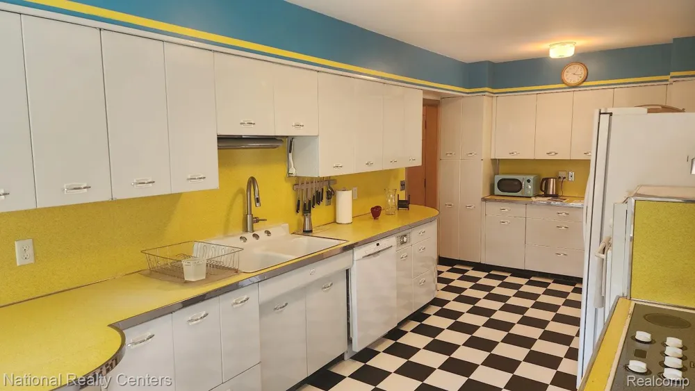 821 Pemberton Road Grosse Pointe Park City, MI 48230