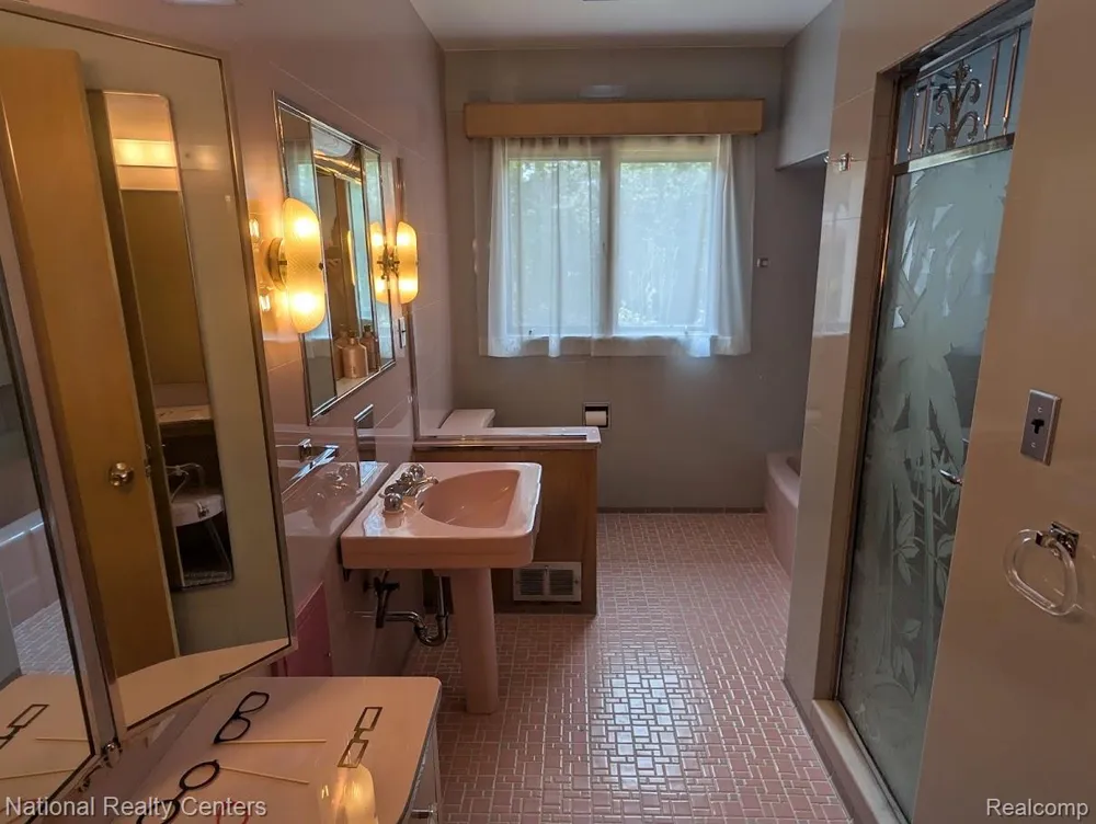 821 Pemberton Road Grosse Pointe Park City, MI 48230