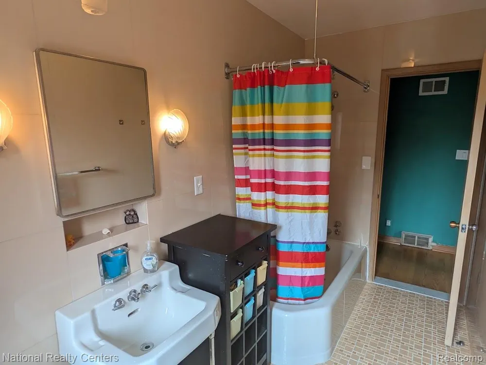 821 Pemberton Road Grosse Pointe Park City, MI 48230