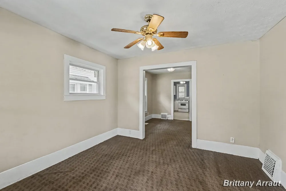 904 Riverview Avenue Lansing City, MI 48915