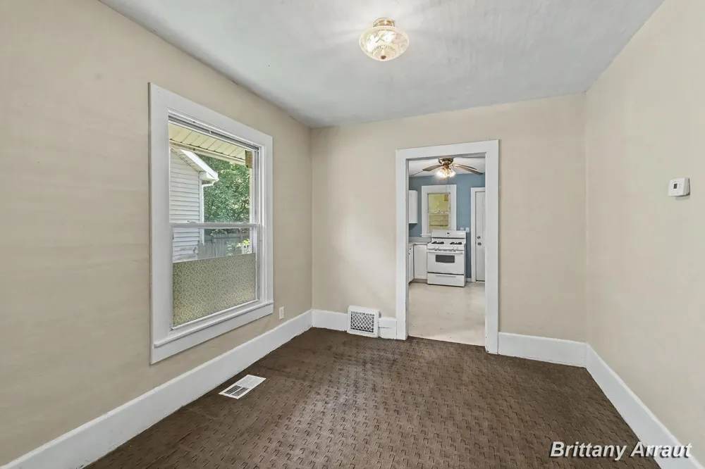 904 Riverview Avenue Lansing City, MI 48915