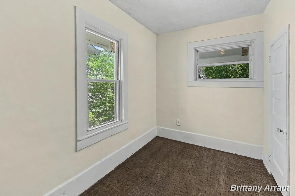 904 Riverview Avenue Lansing City, MI 48915