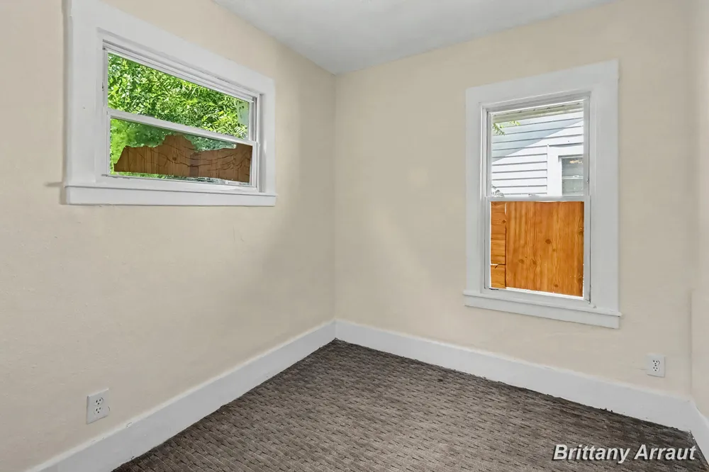 904 Riverview Avenue Lansing City, MI 48915