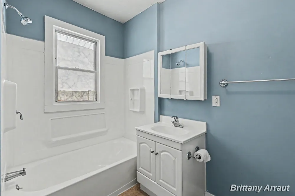 904 Riverview Avenue Lansing City, MI 48915