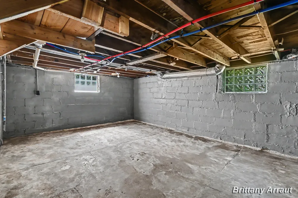 904 Riverview Avenue Lansing City, MI 48915
