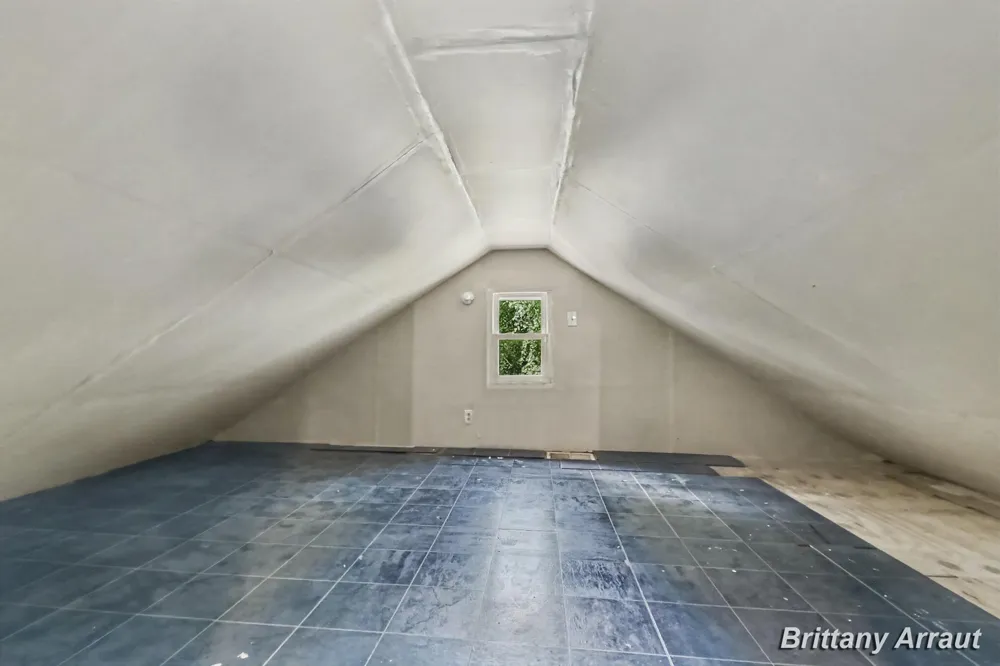 904 Riverview Avenue Lansing City, MI 48915