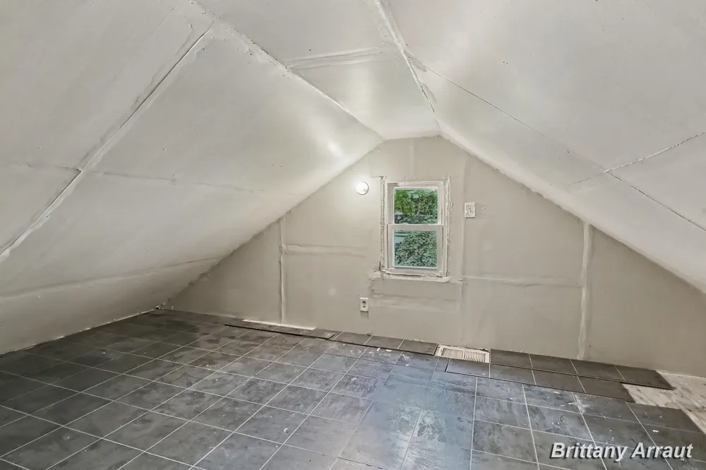 904 Riverview Avenue Lansing City, MI 48915