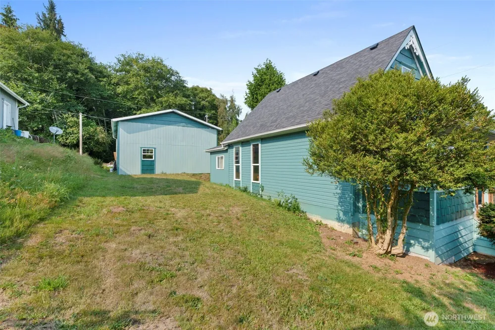 401 B STREET South Bend, WA 98586