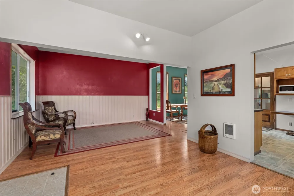 401 B STREET South Bend, WA 98586
