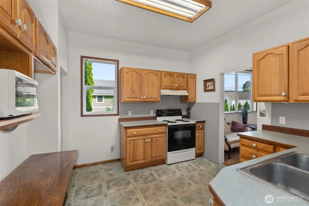 401 B STREET South Bend, WA 98586