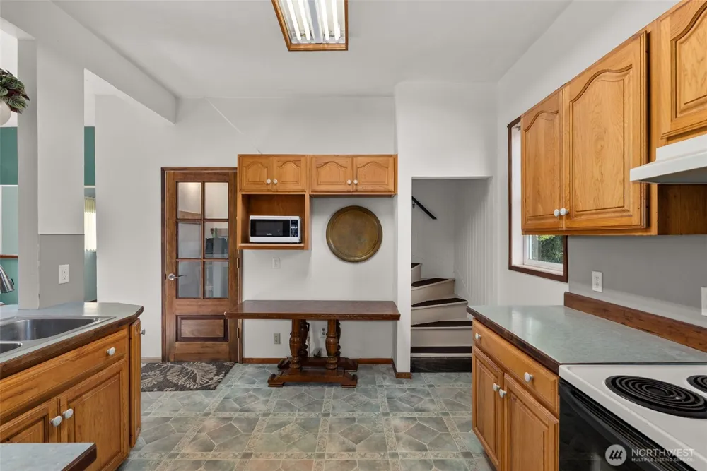 401 B STREET South Bend, WA 98586