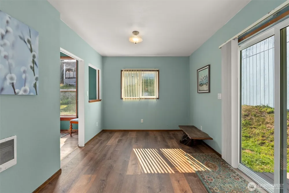 401 B STREET South Bend, WA 98586