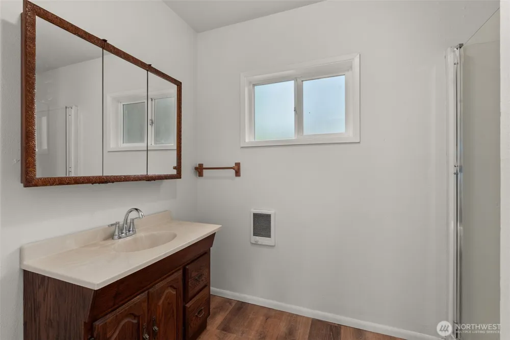 401 B STREET South Bend, WA 98586