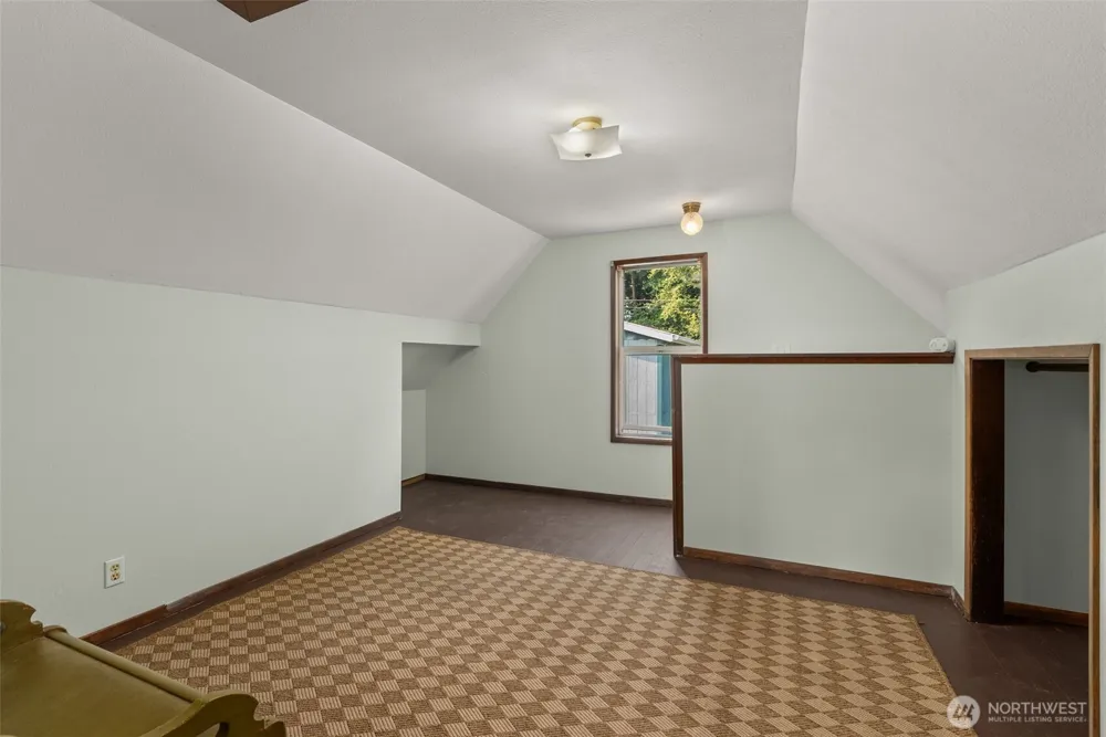 401 B STREET South Bend, WA 98586