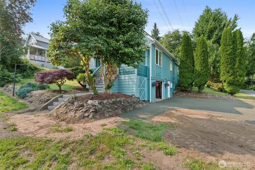 401 B STREET South Bend, WA 98586