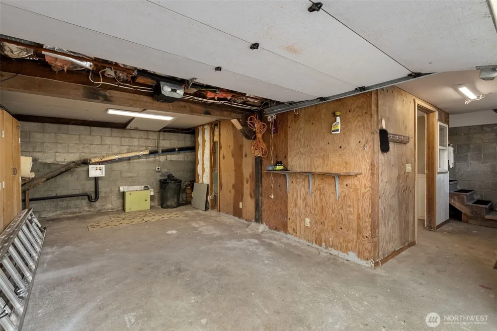 401 B STREET South Bend, WA 98586