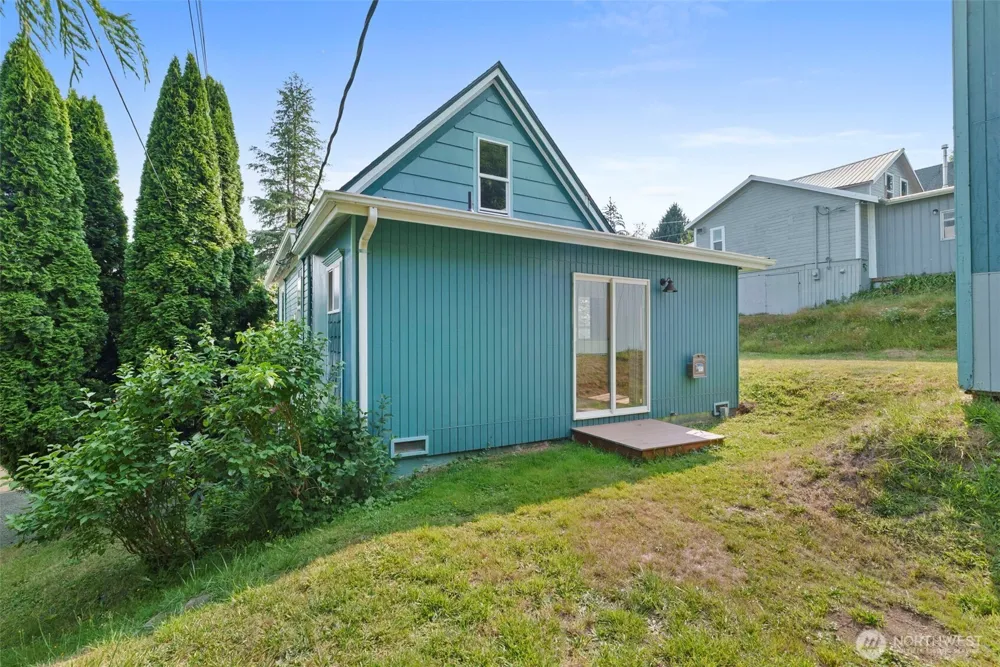 401 B STREET South Bend, WA 98586