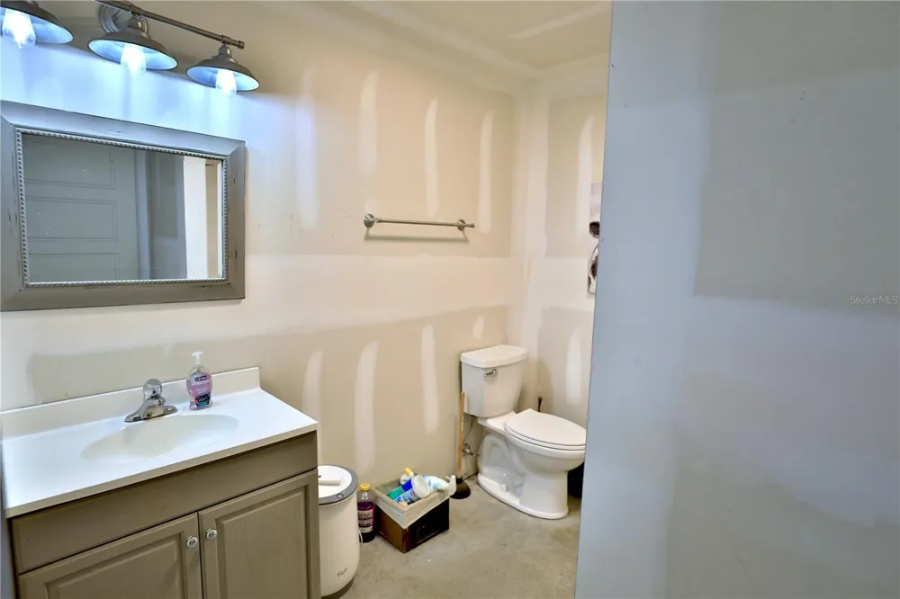 10140 CR 209 Oxford, FL 34484