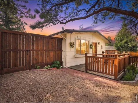 435 Columbine Avenue