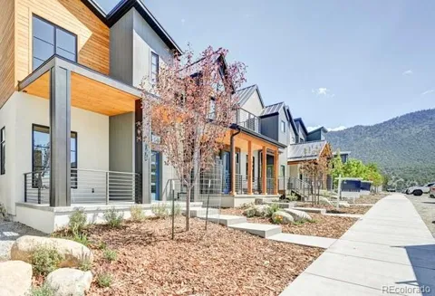 450 E Arkansas Street