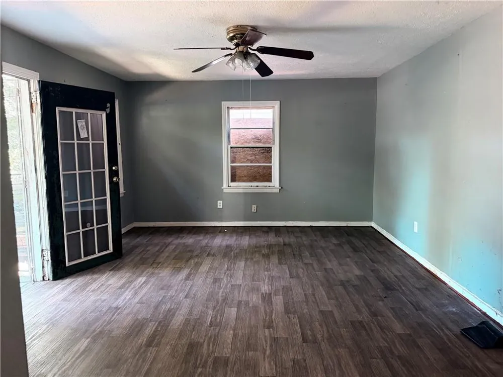 2772 Palm Drive East Point, GA 30344