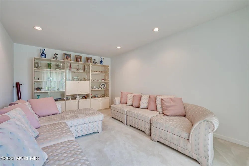 10 Patriot Court Edison, NJ 08820