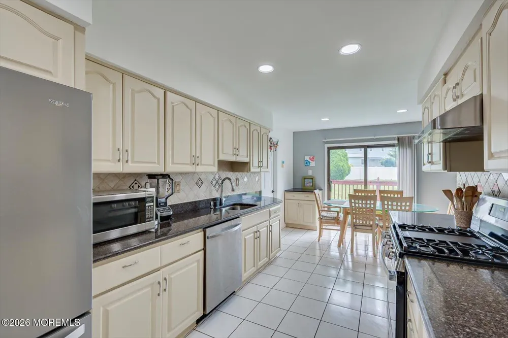 10 Patriot Court Edison, NJ 08820