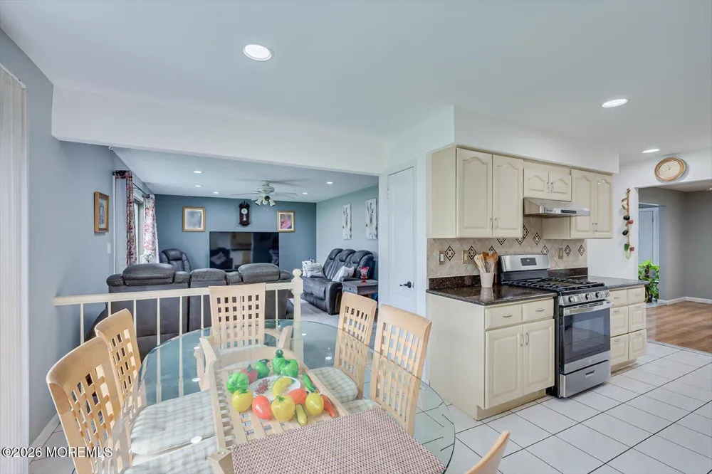 10 Patriot Court Edison, NJ 08820