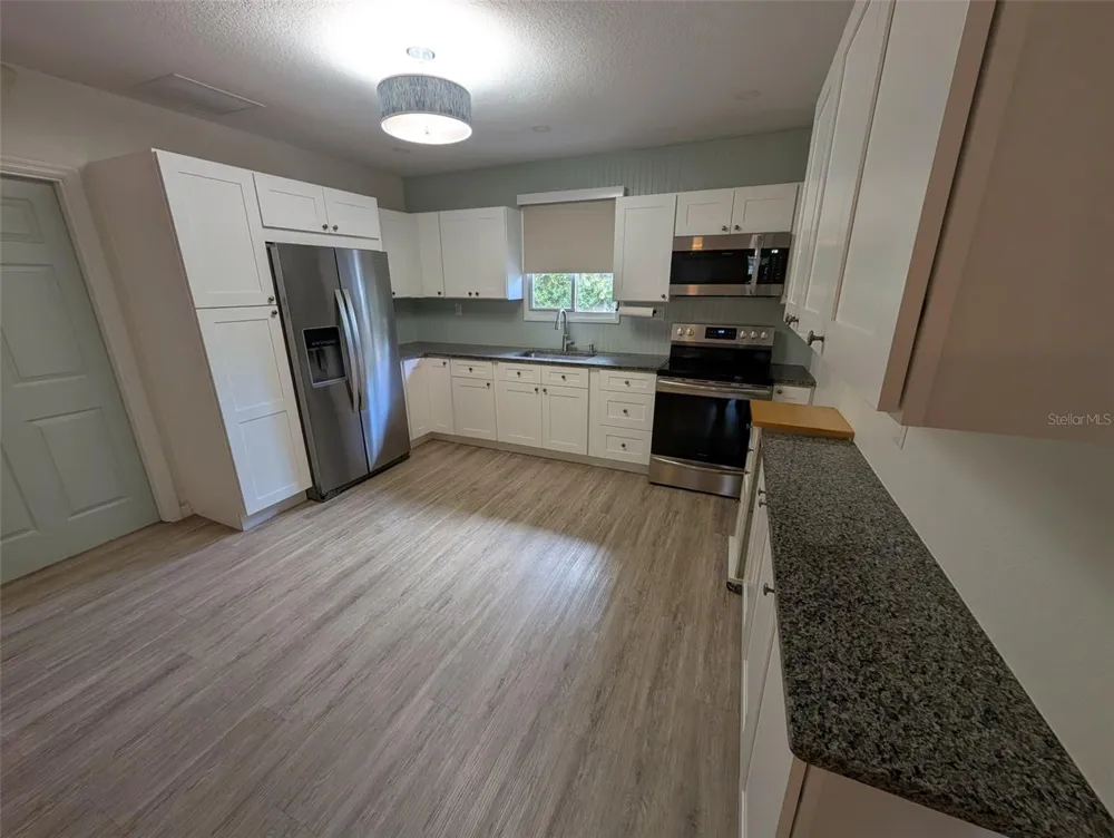321 W PENNSYLVANIA AVENUE Deland, FL 32720