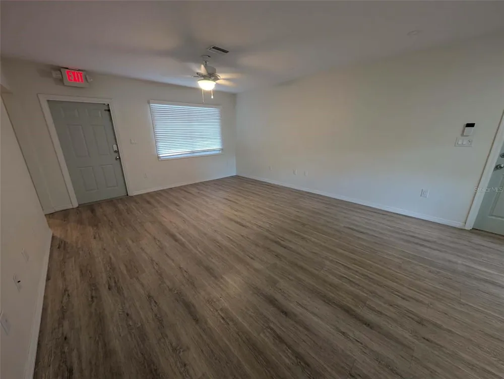 321 W PENNSYLVANIA AVENUE Deland, FL 32720