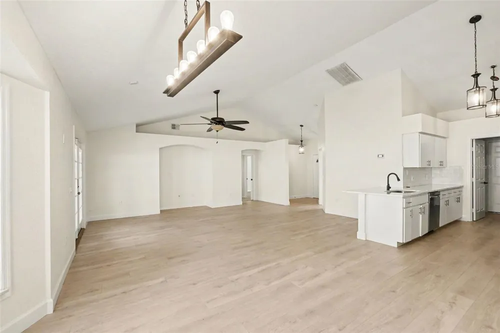 7231 REMINGTON OAKS DRIVE Lakeland, FL 33810