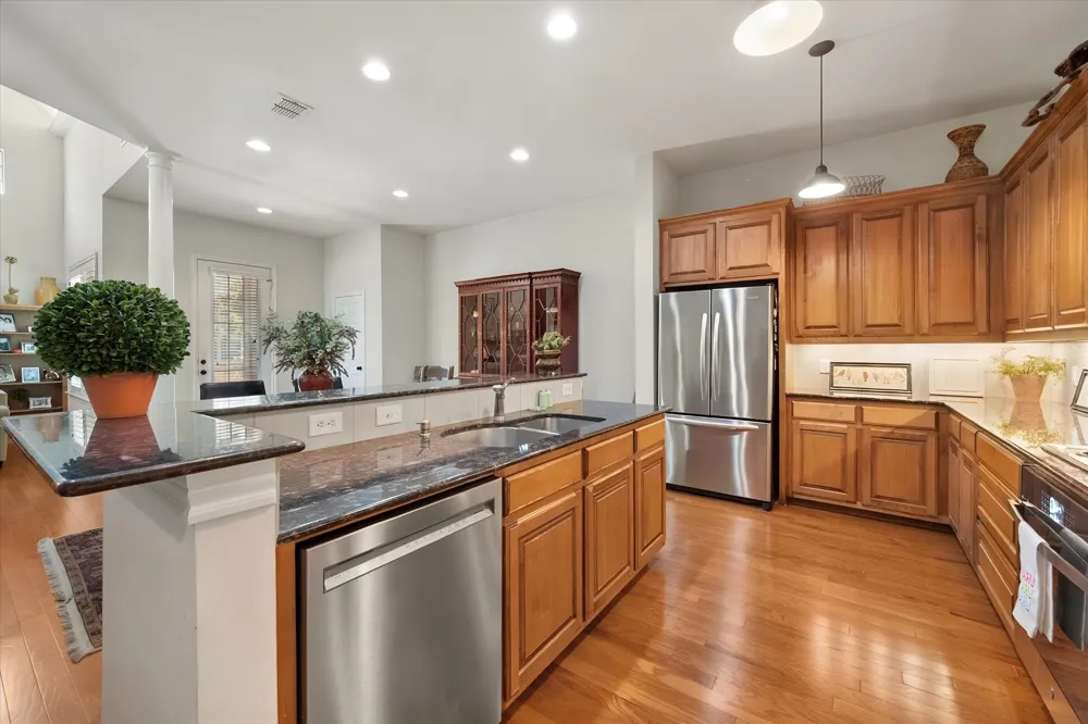 6668 Shady Glen Circle Benbrook, TX 76132