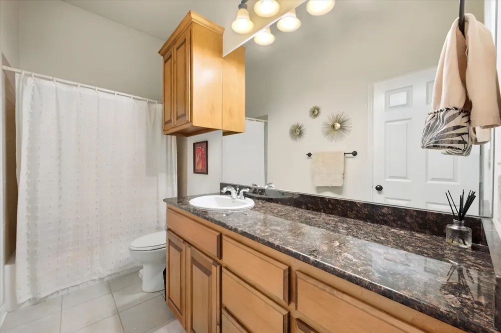 6668 Shady Glen Circle Benbrook, TX 76132