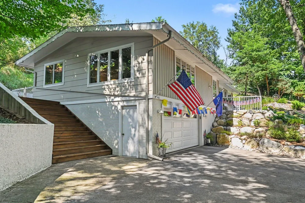 405 Slayton Avenue Grand Haven, MI 49417