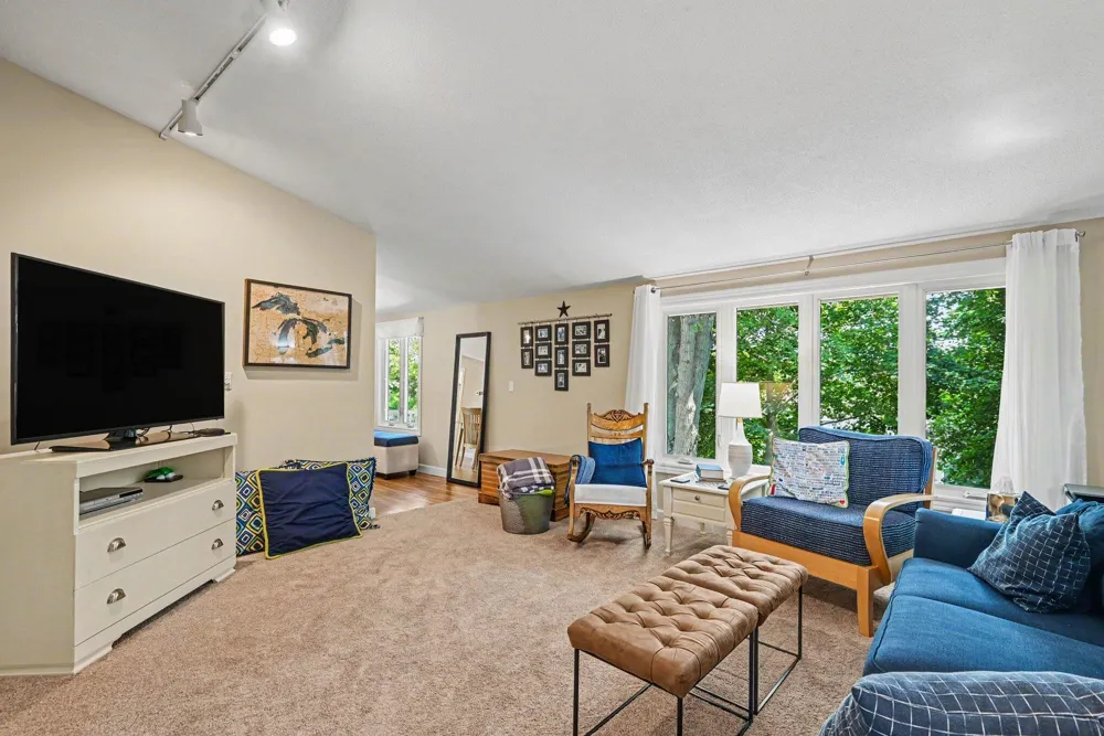 405 Slayton Avenue Grand Haven, MI 49417