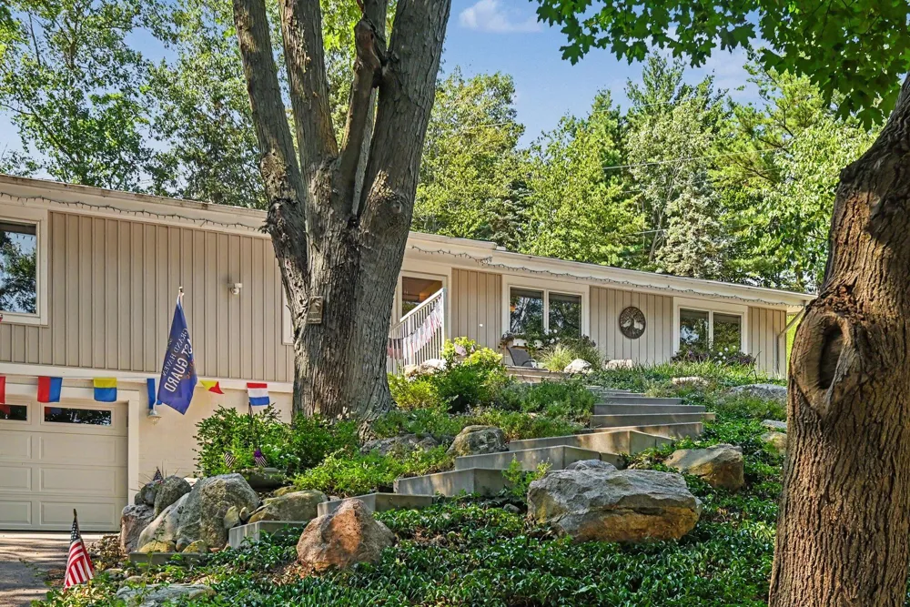405 Slayton Avenue Grand Haven, MI 49417