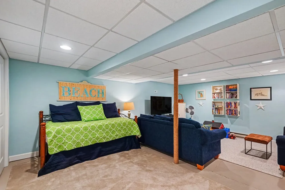 405 Slayton Avenue Grand Haven, MI 49417