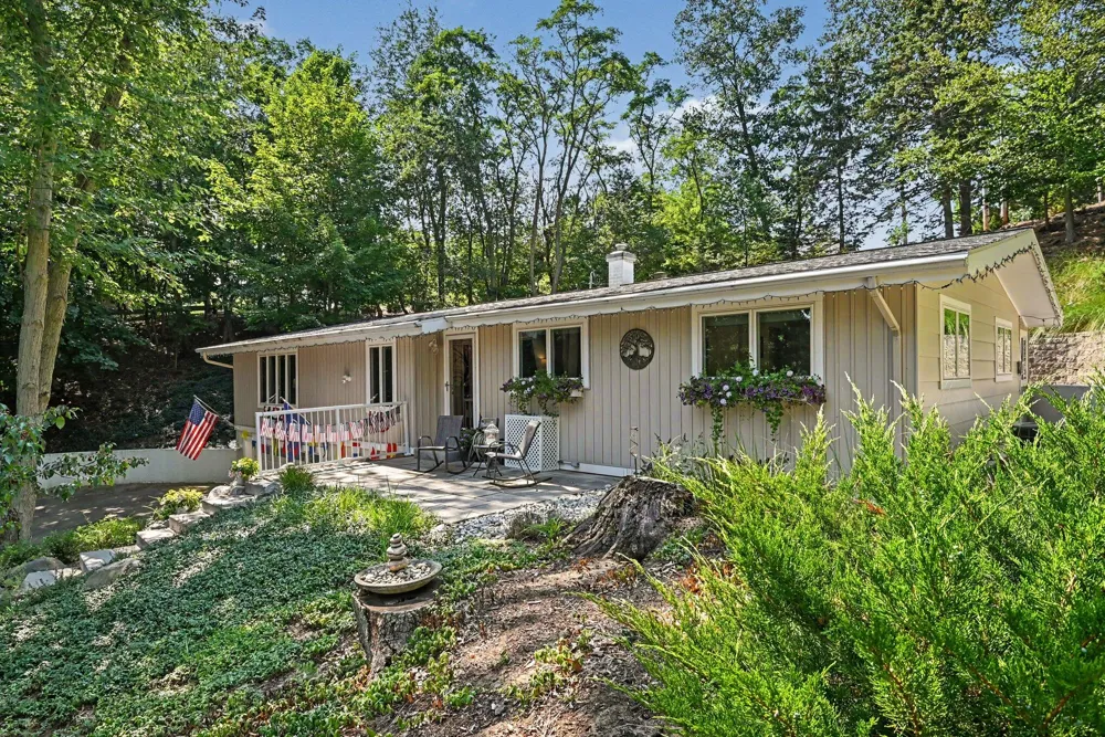 405 Slayton Avenue Grand Haven, MI 49417