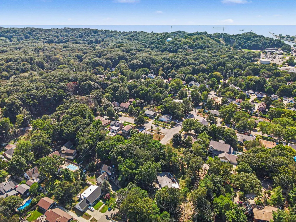 405 Slayton Avenue Grand Haven, MI 49417