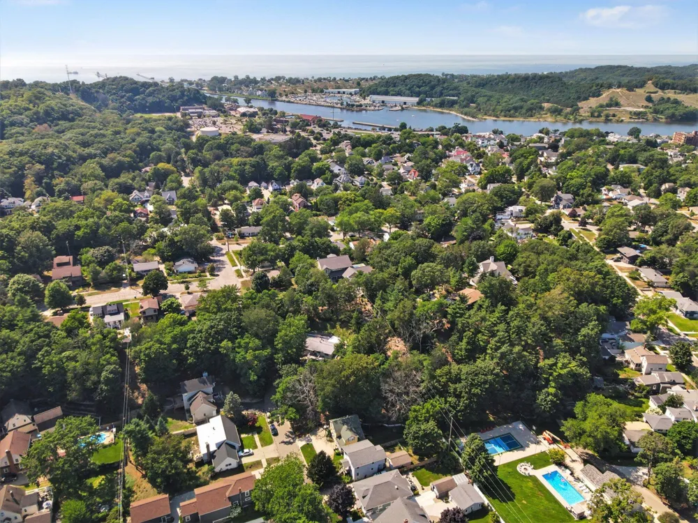 405 Slayton Avenue Grand Haven, MI 49417