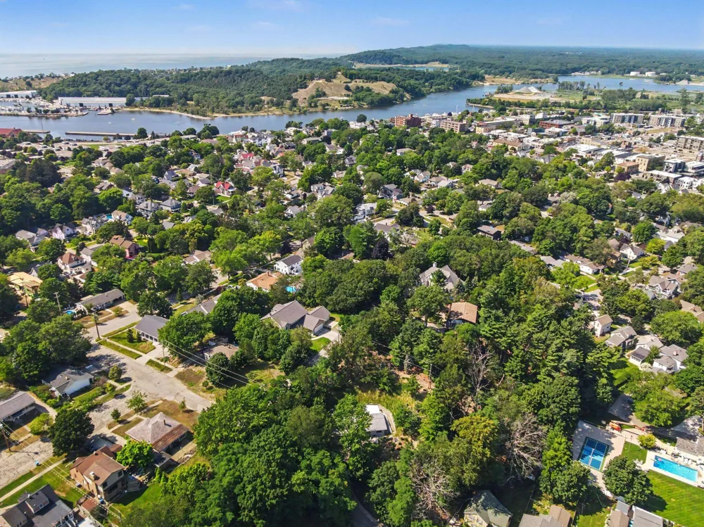 405 Slayton Avenue Grand Haven, MI 49417