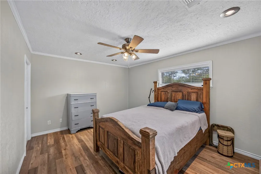 1304 Walker Street Gonzales, TX 78629
